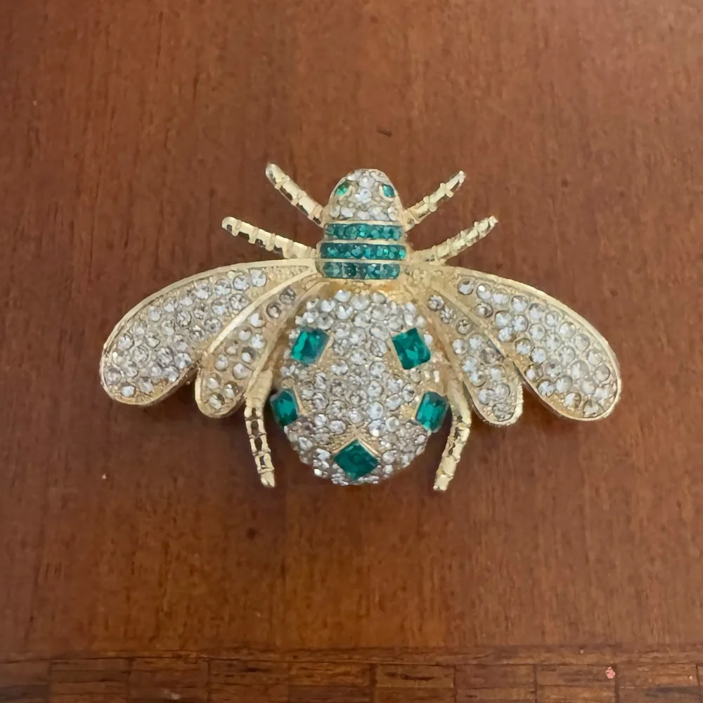 Emerald Green and Gold-tone Crystal Bee Bug, Fly Brooch, Lapel Pin
